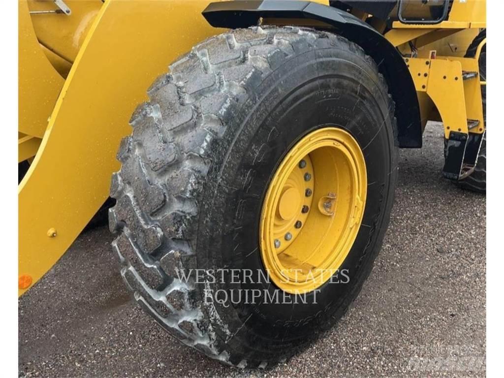 CAT 938M 輪胎式裝載機