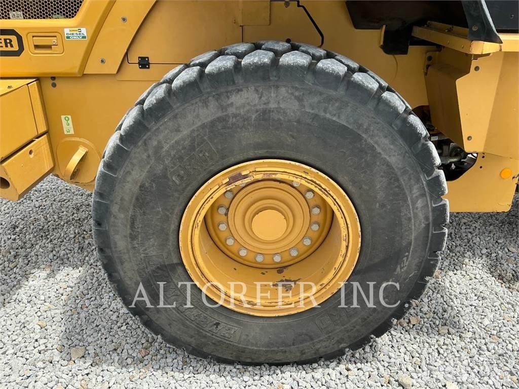 CAT 938M 輪胎式裝載機