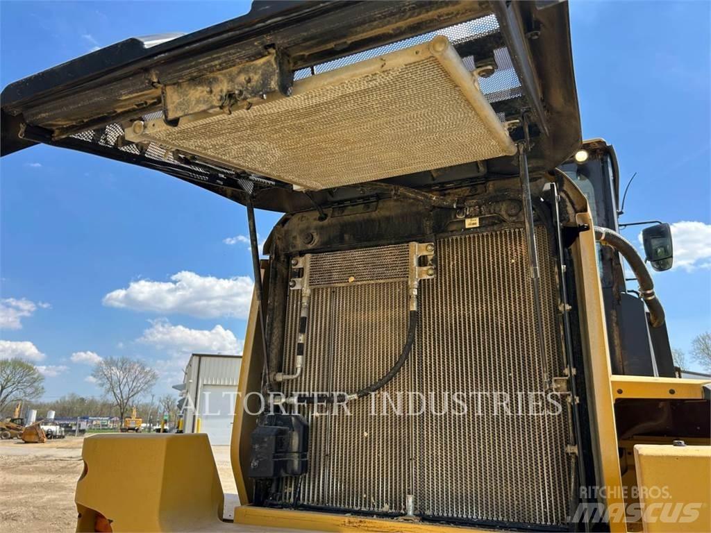 CAT 938M 輪胎式裝載機
