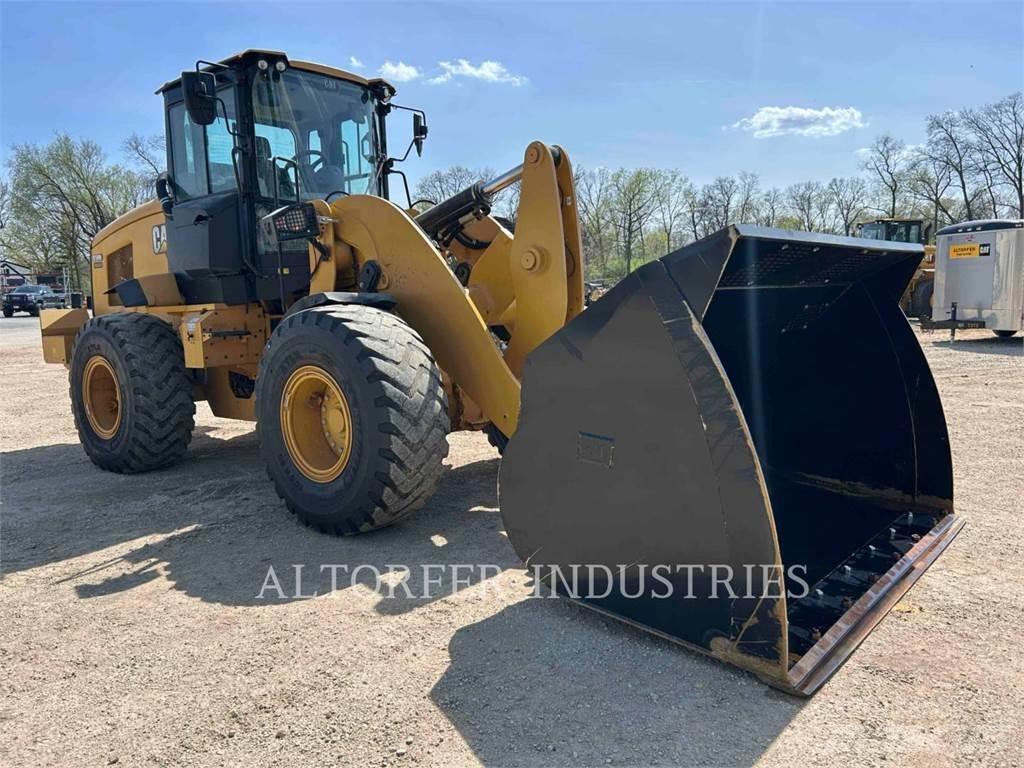 CAT 938M 輪胎式裝載機
