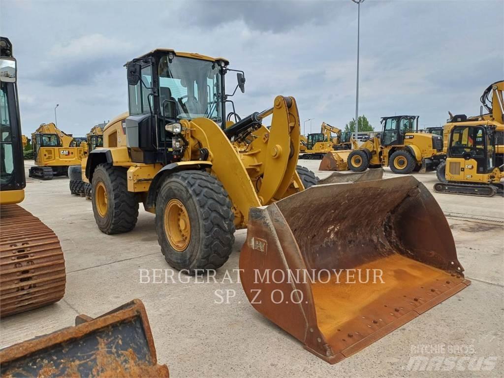CAT 938M 輪胎式裝載機
