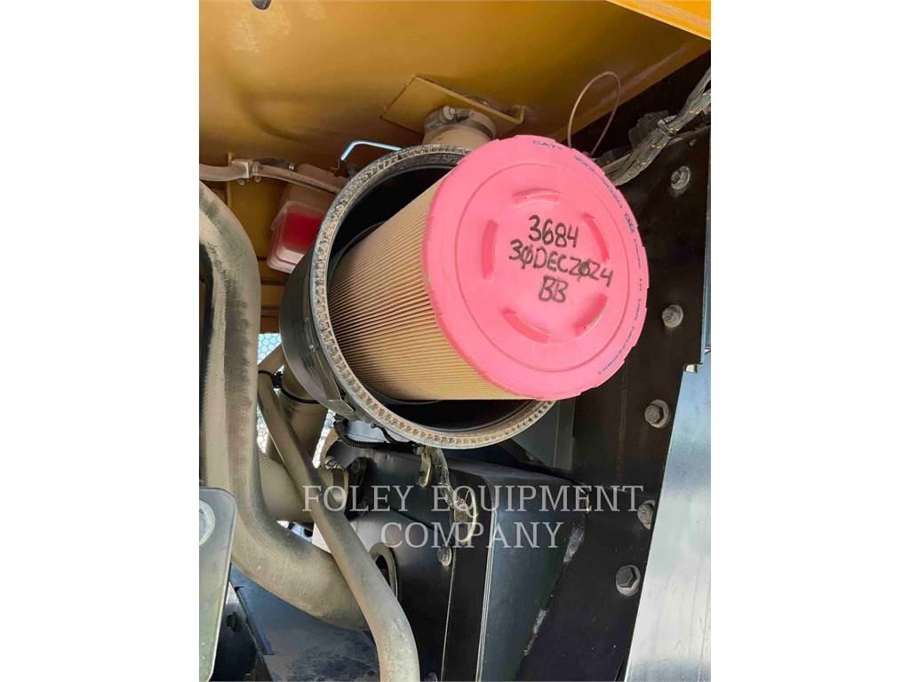 CAT 938M 輪胎式裝載機