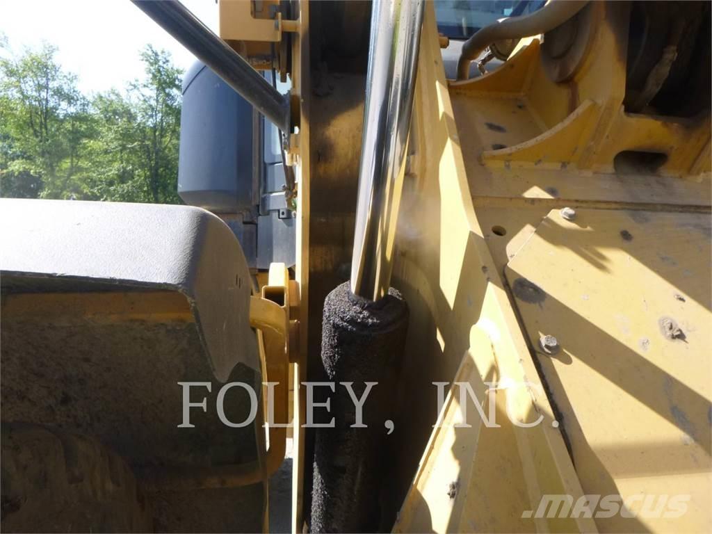 CAT 938M 輪胎式裝載機