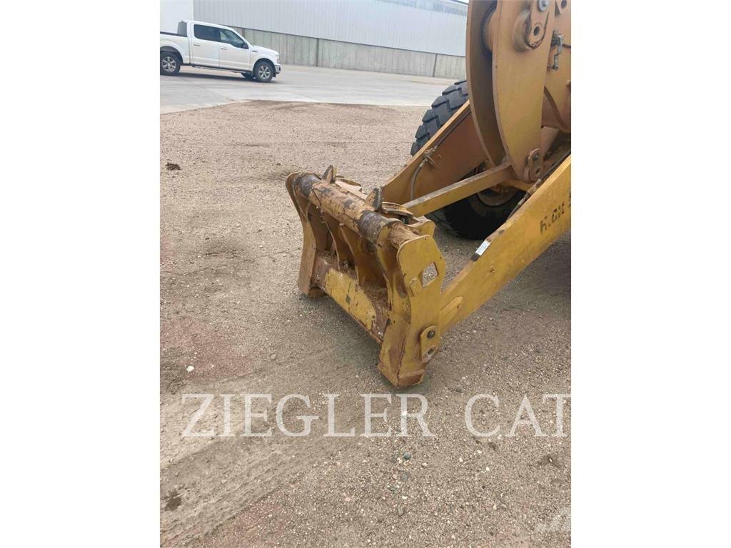 CAT 938M 輪胎式裝載機