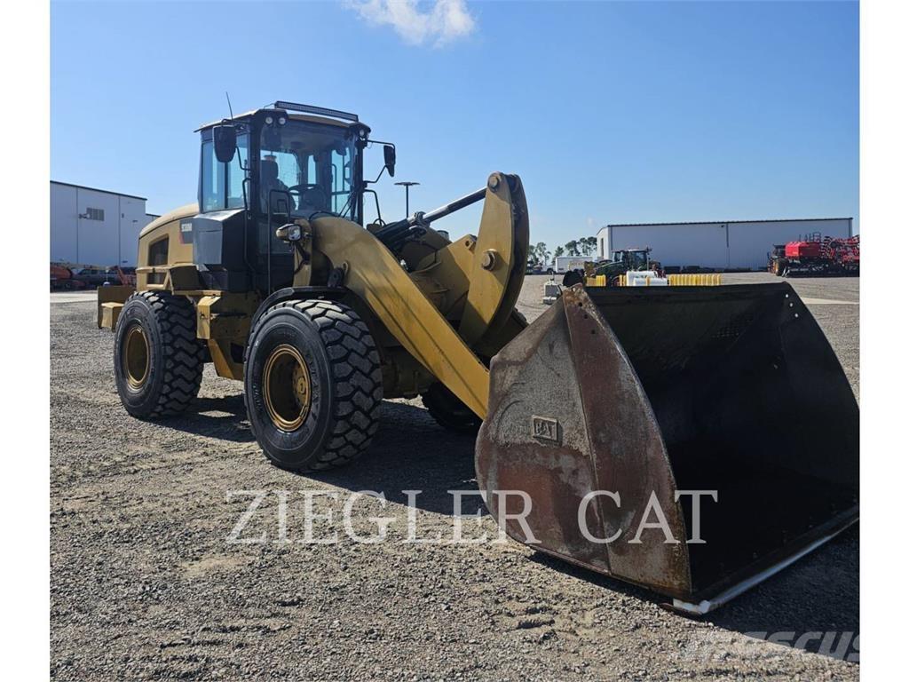 CAT 938M 輪胎式裝載機