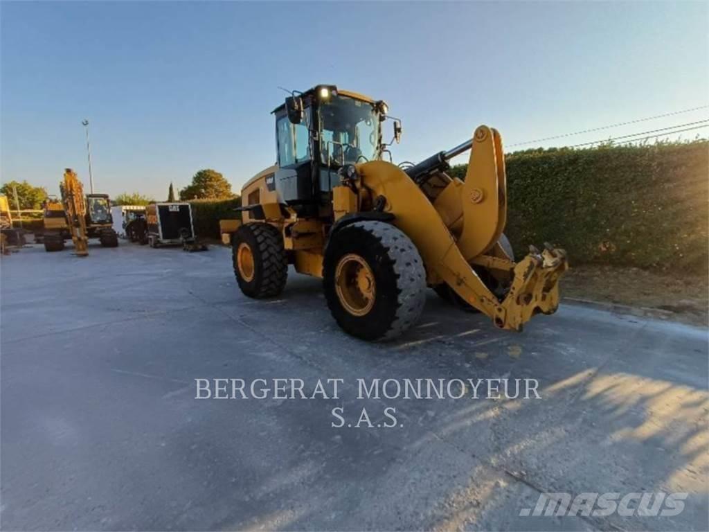 CAT 938M 輪胎式裝載機