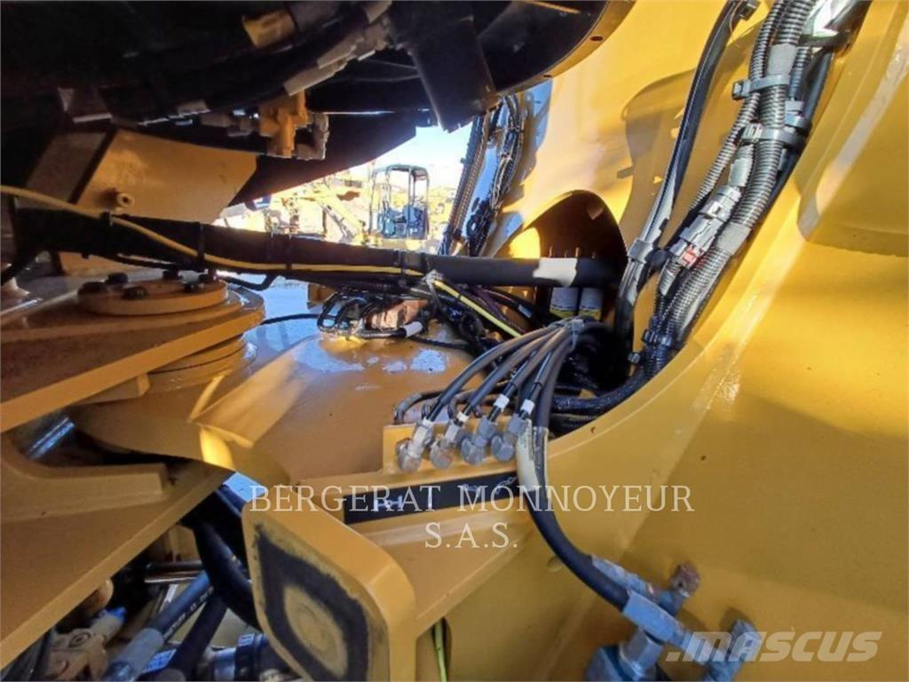 CAT 938M 輪胎式裝載機