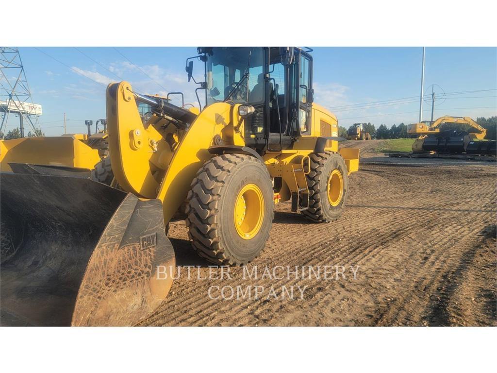 CAT 938M 輪胎式裝載機