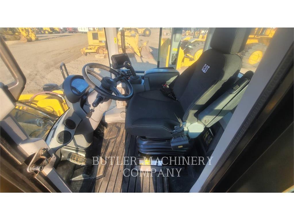 CAT 938M 輪胎式裝載機