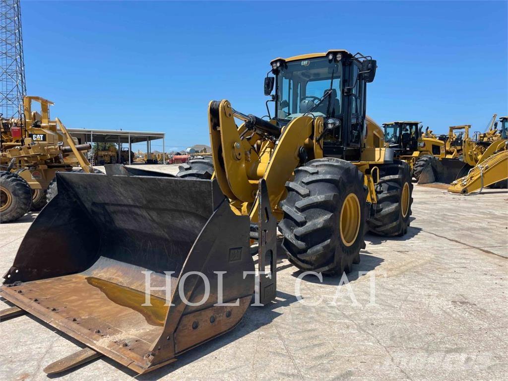 CAT 938M 輪胎式裝載機