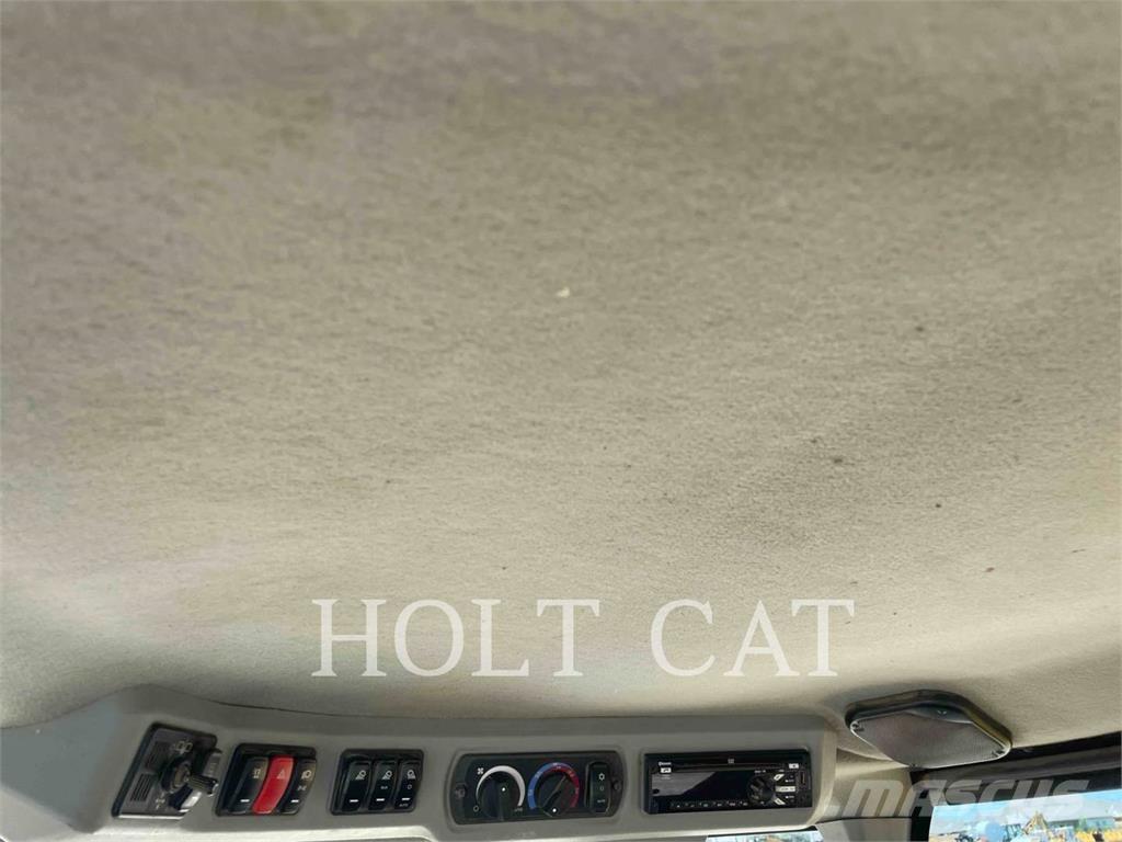 CAT 938M 輪胎式裝載機