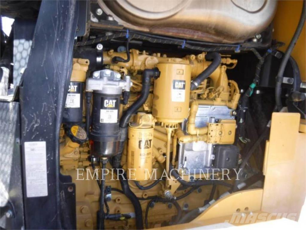CAT 938M 輪胎式裝載機