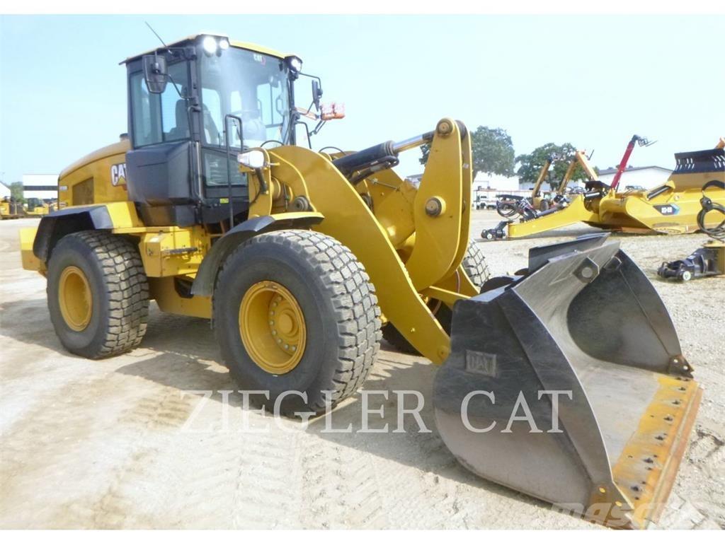 CAT 938M 輪胎式裝載機