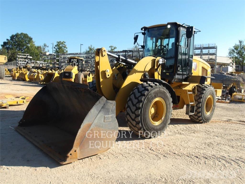 CAT 938M 輪胎式裝載機
