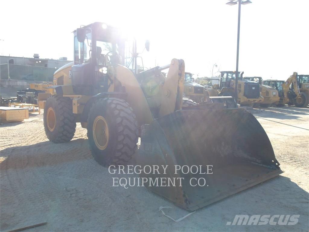CAT 938M 輪胎式裝載機