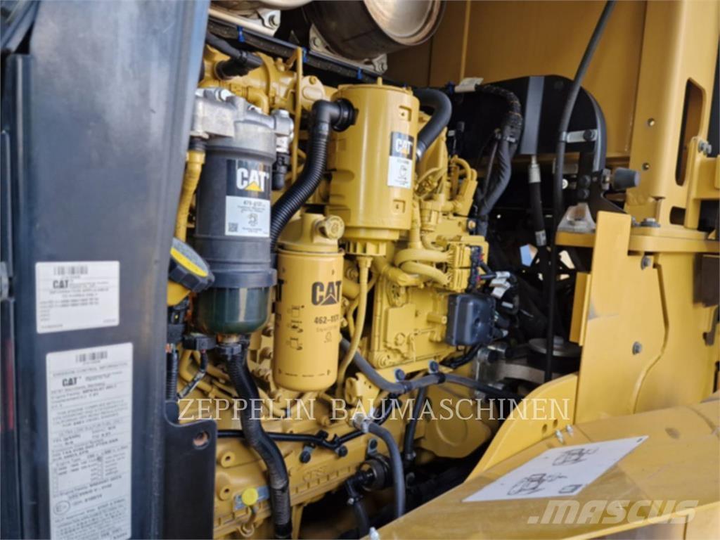 CAT 938M 輪胎式裝載機