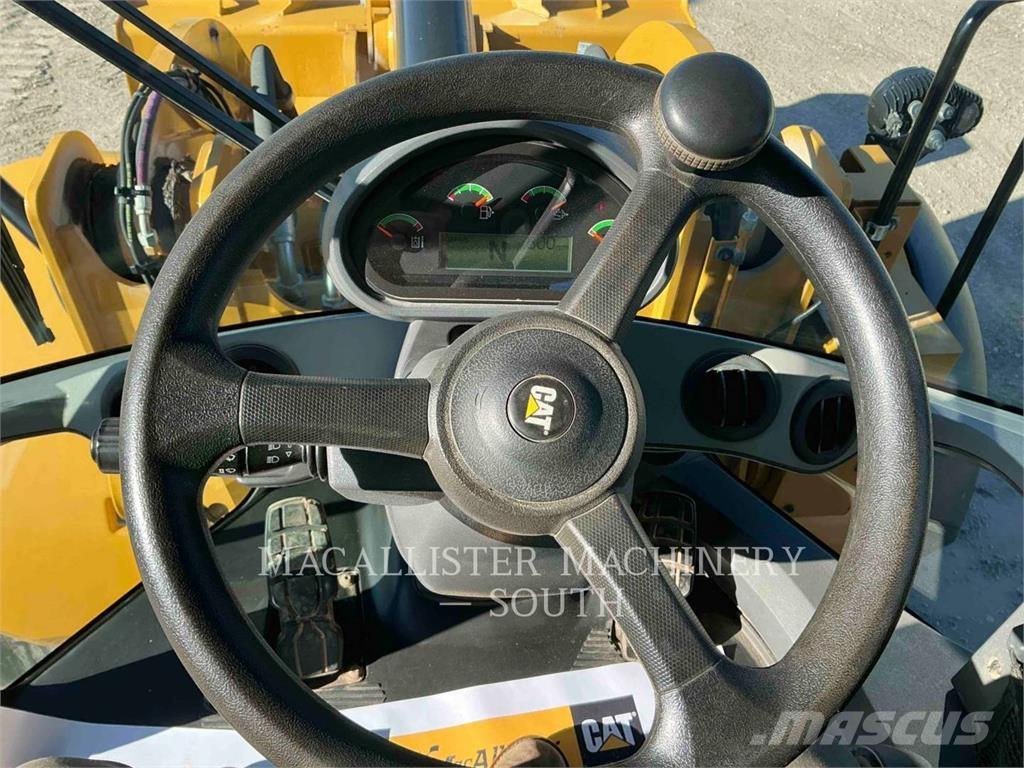 CAT 938M 輪胎式裝載機