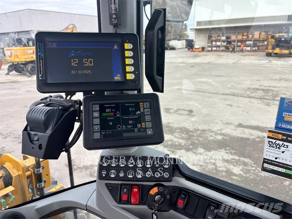 CAT 938M 輪胎式裝載機