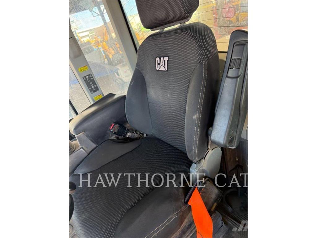 CAT 938M 輪胎式裝載機