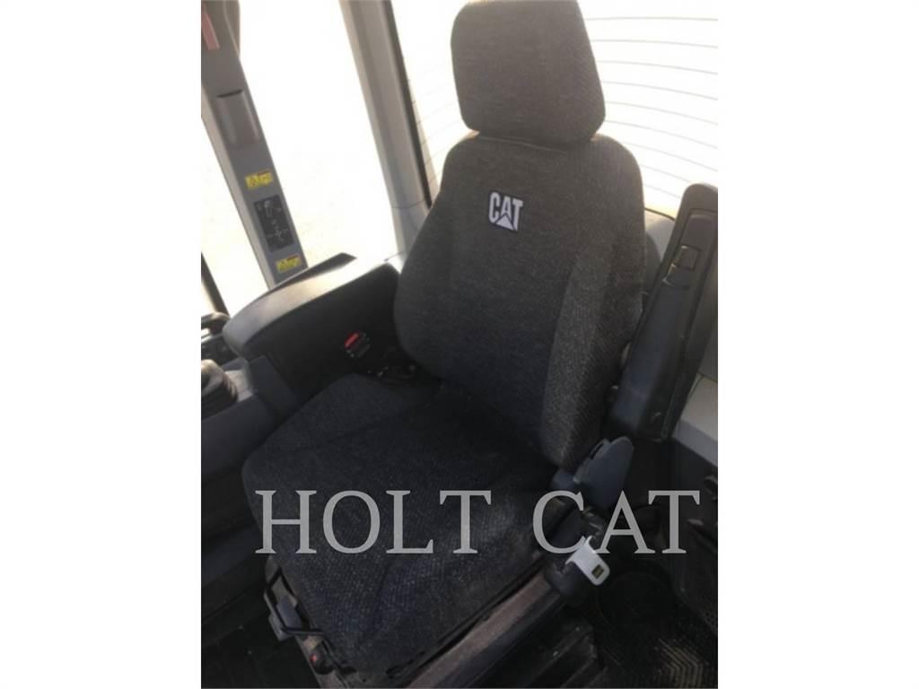 CAT 938M 輪胎式裝載機
