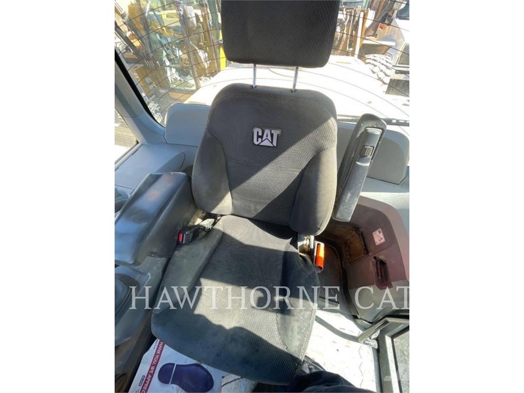 CAT 938M 輪胎式裝載機