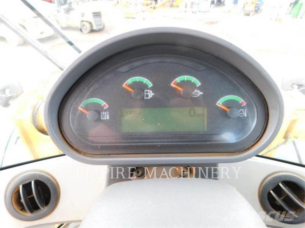 CAT 938M FC 輪胎式裝載機