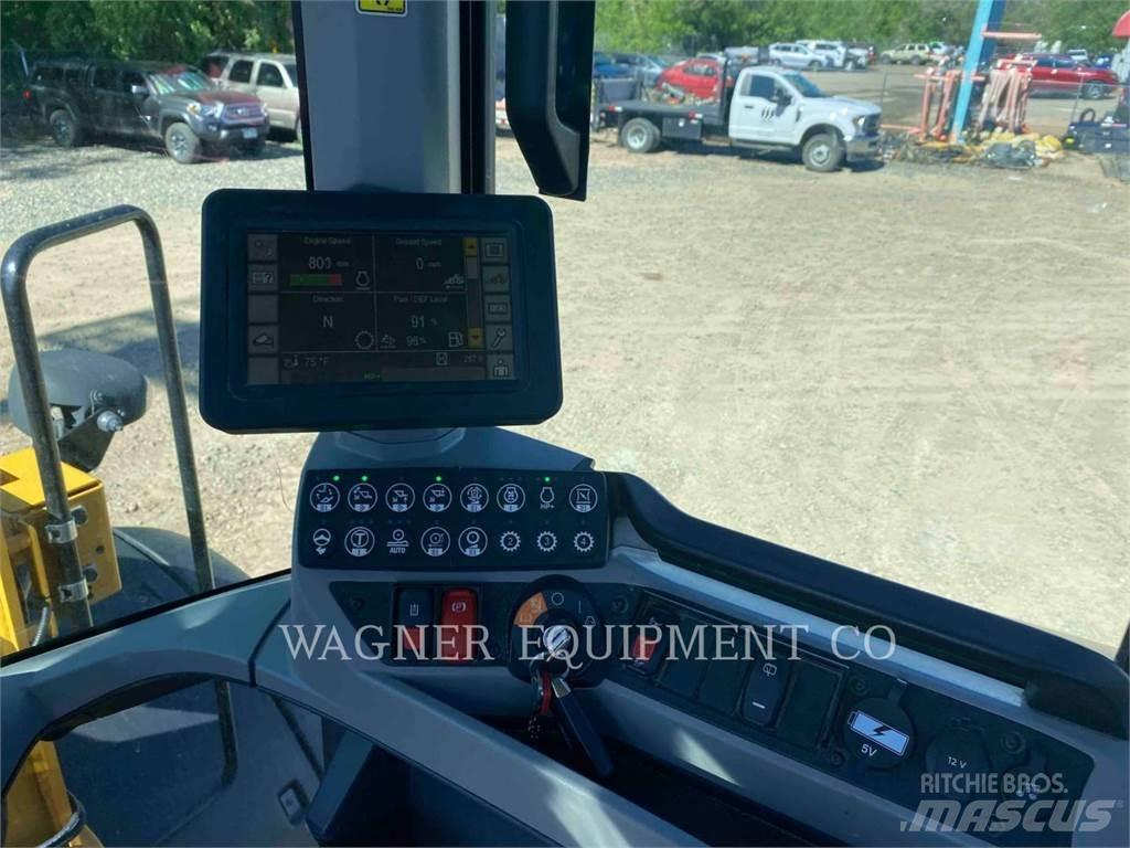 CAT 938M FC 輪胎式裝載機