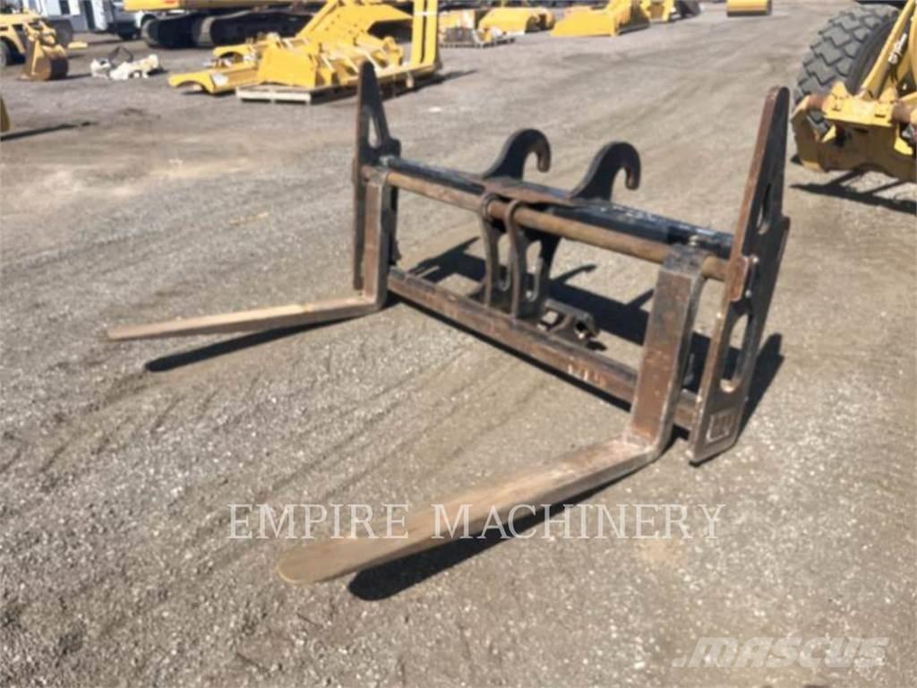 CAT 938M FC FK 叉