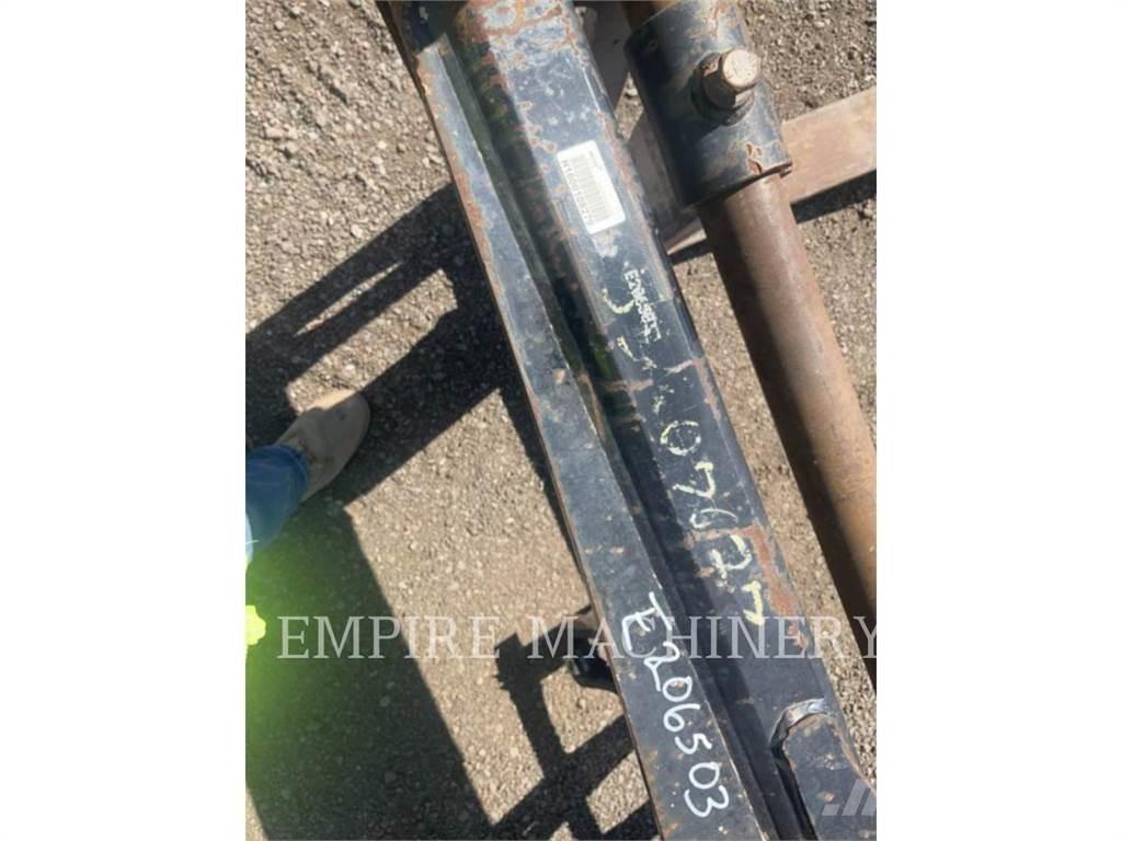 CAT 938M FC FK 叉