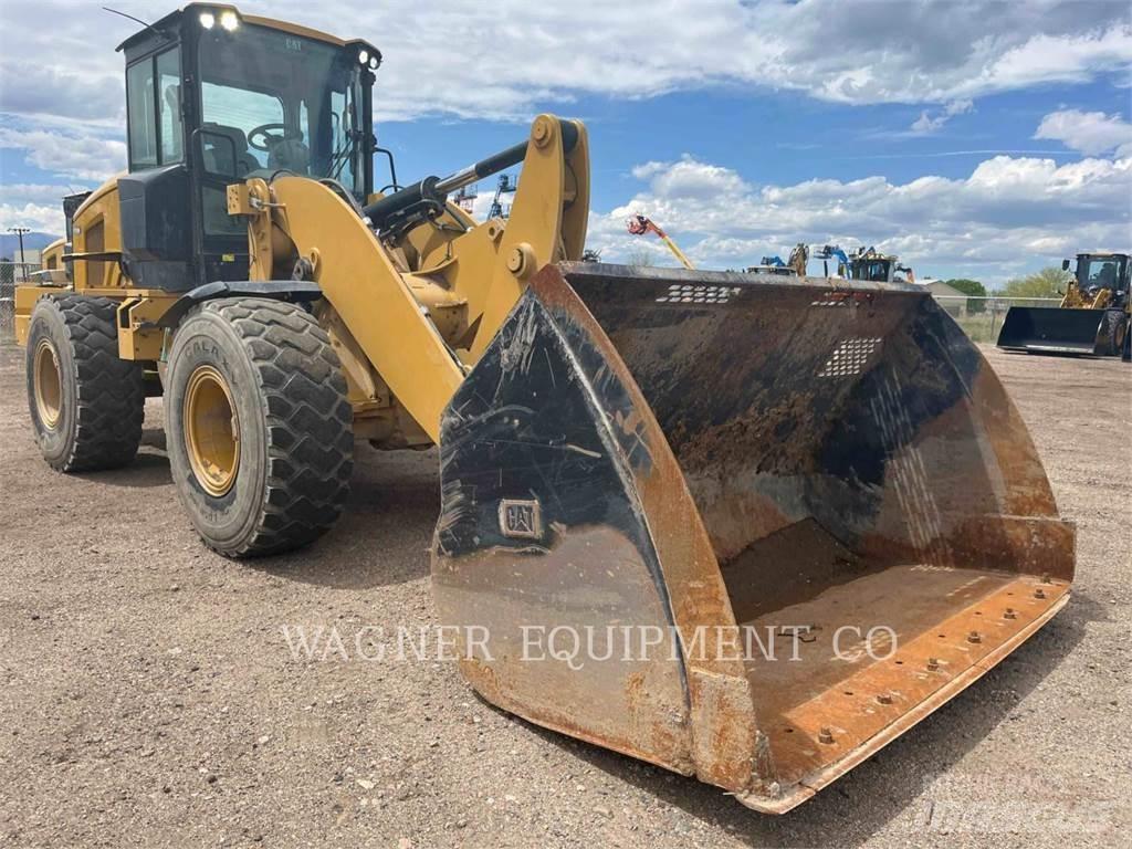 CAT 938M HL 輪胎式裝載機