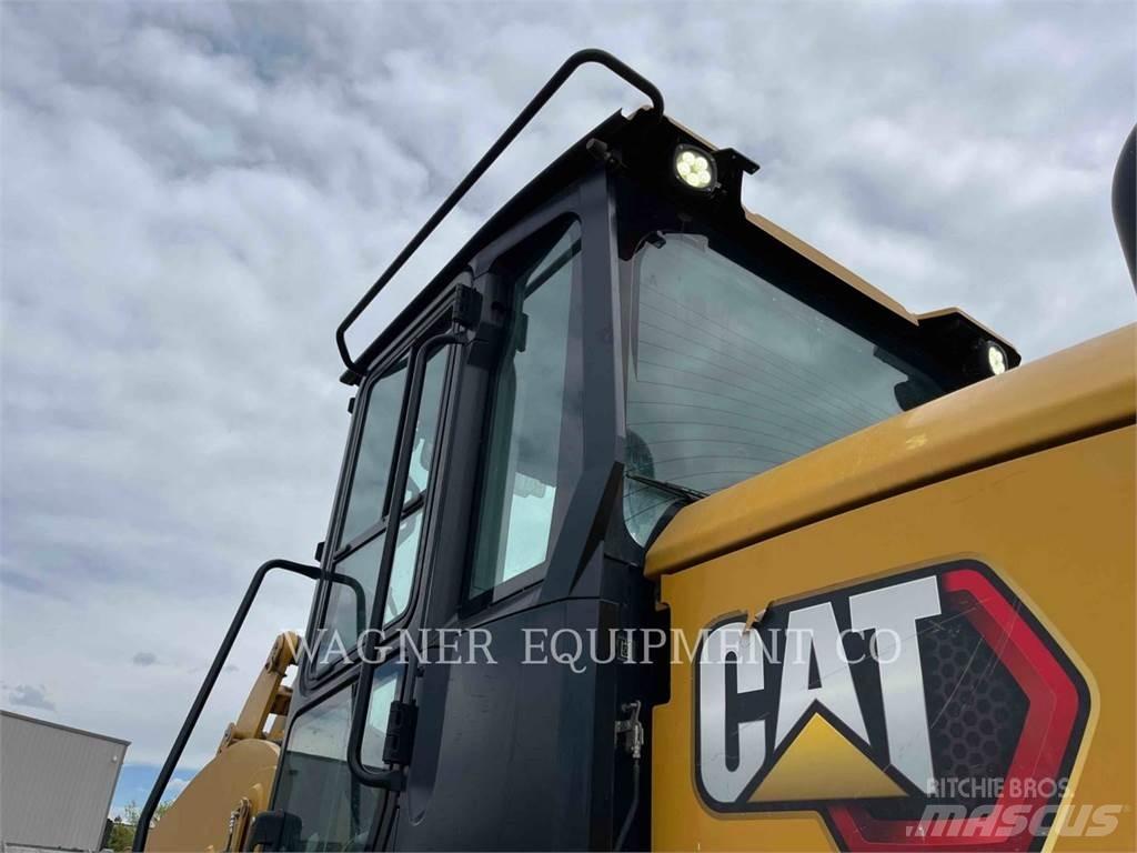 CAT 938M HL 輪胎式裝載機