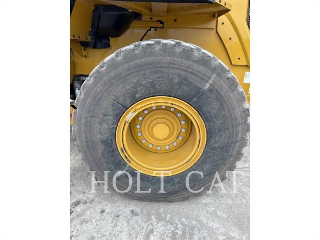 CAT 938M QC 輪胎式裝載機