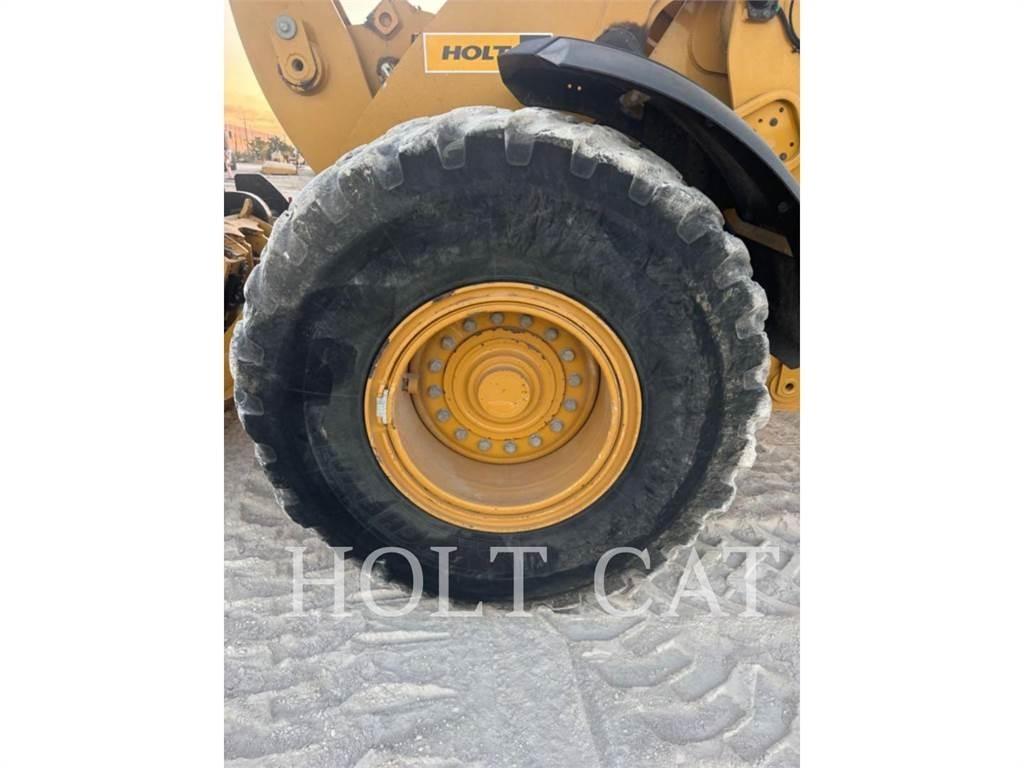 CAT 938M QC 輪胎式裝載機