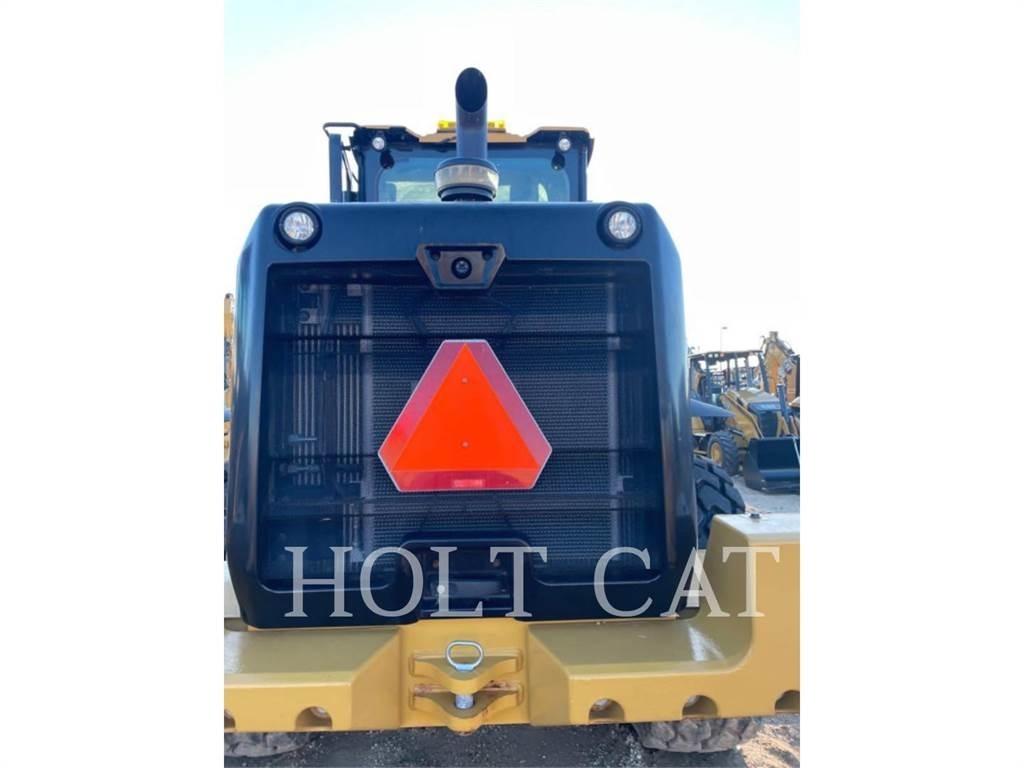 CAT 938M QC 輪胎式裝載機
