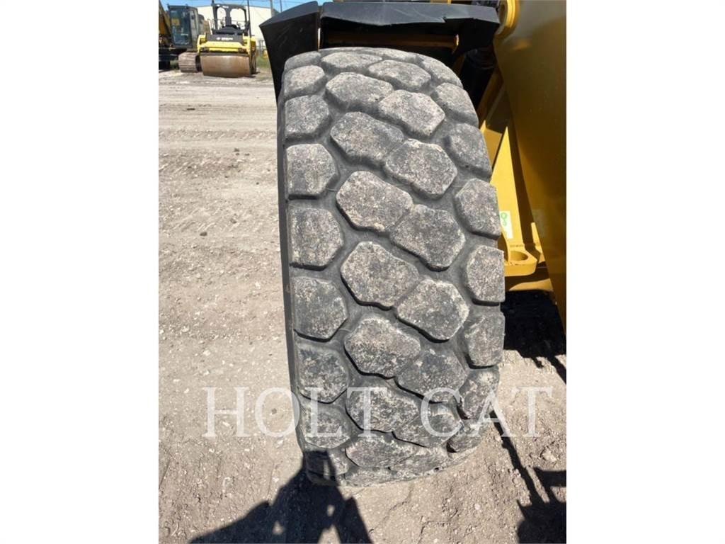 CAT 938M QC 輪胎式裝載機