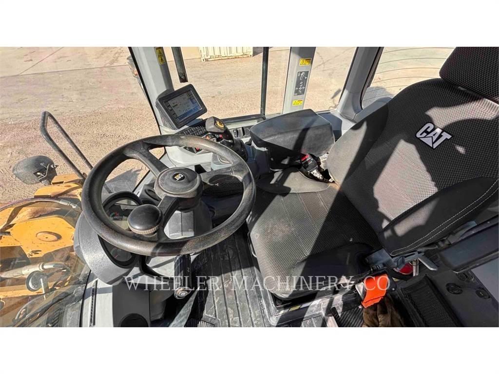 CAT 938M QC 輪胎式裝載機