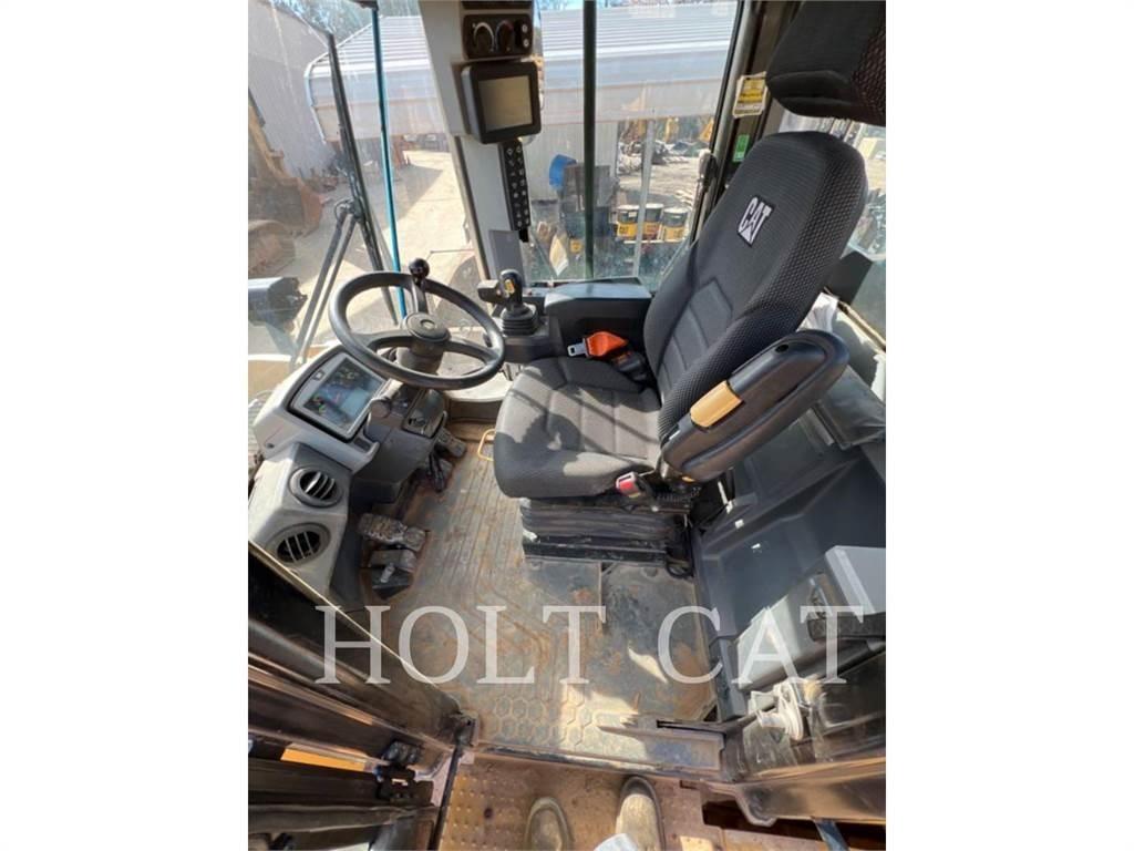 CAT 950M QC 輪胎式裝載機
