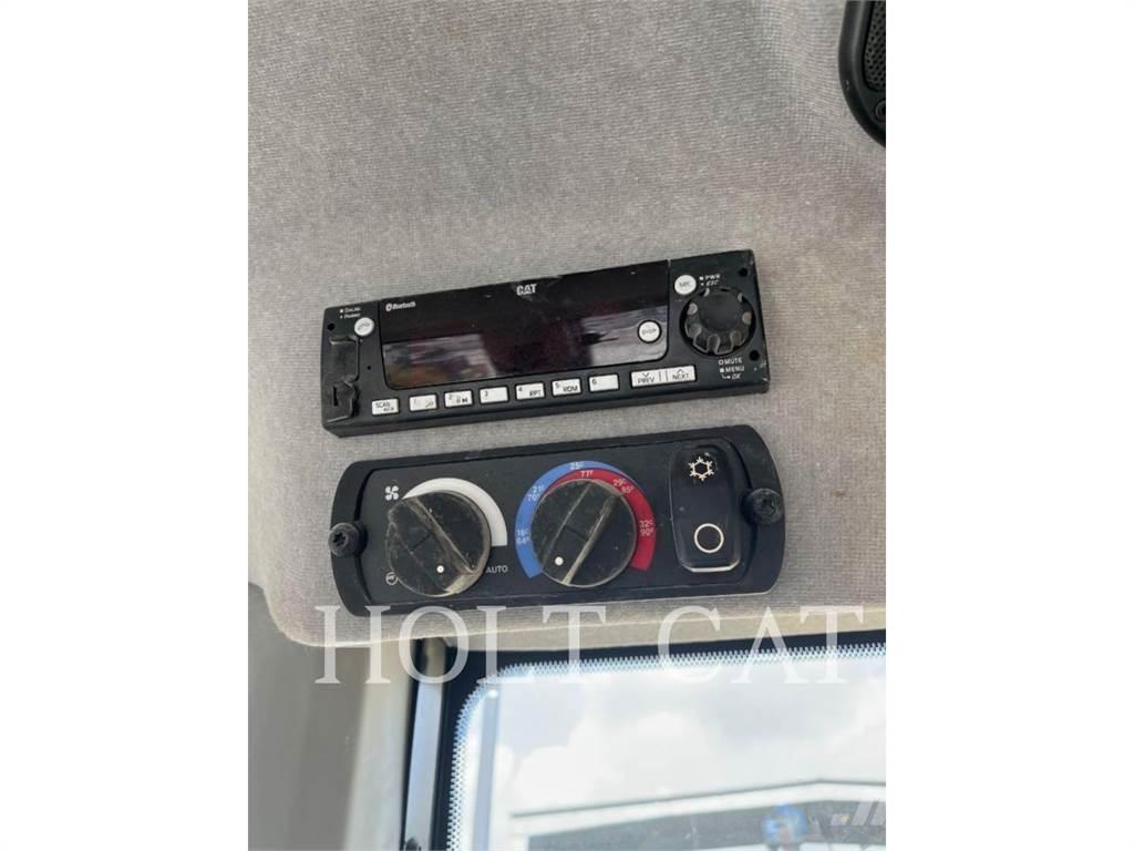 CAT 953 QC 推土機