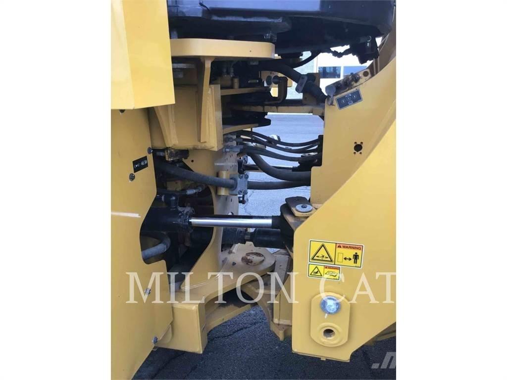 CAT 962M 輪胎式裝載機