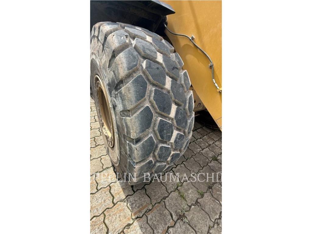 CAT 962M 輪胎式裝載機