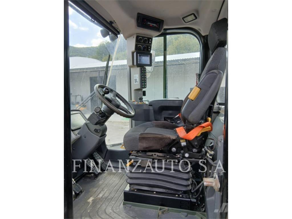 CAT 962M 輪胎式裝載機