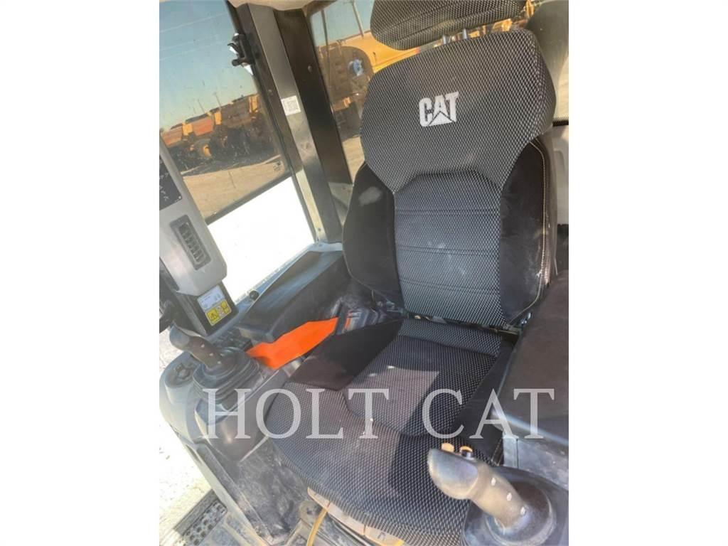 CAT 963 推土機