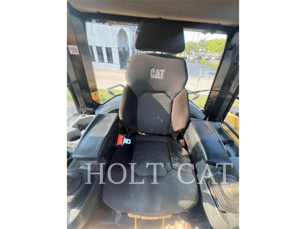 CAT 963 推土機