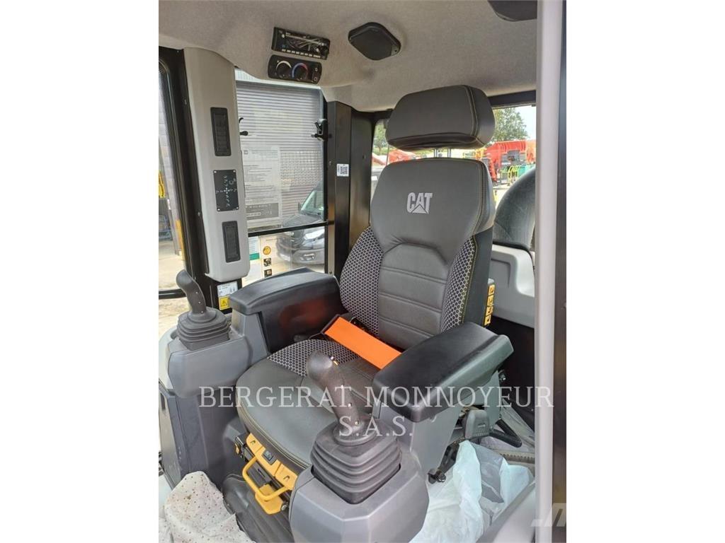 CAT 963 推土機