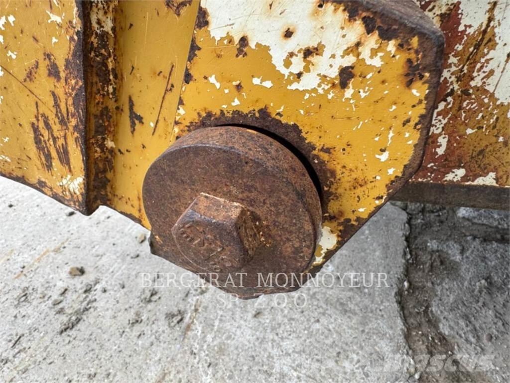 CAT 963C 推土機