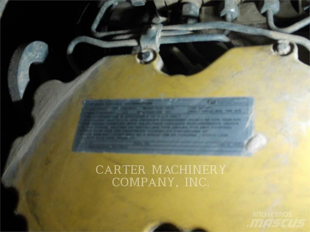 CAT 963D 推土機