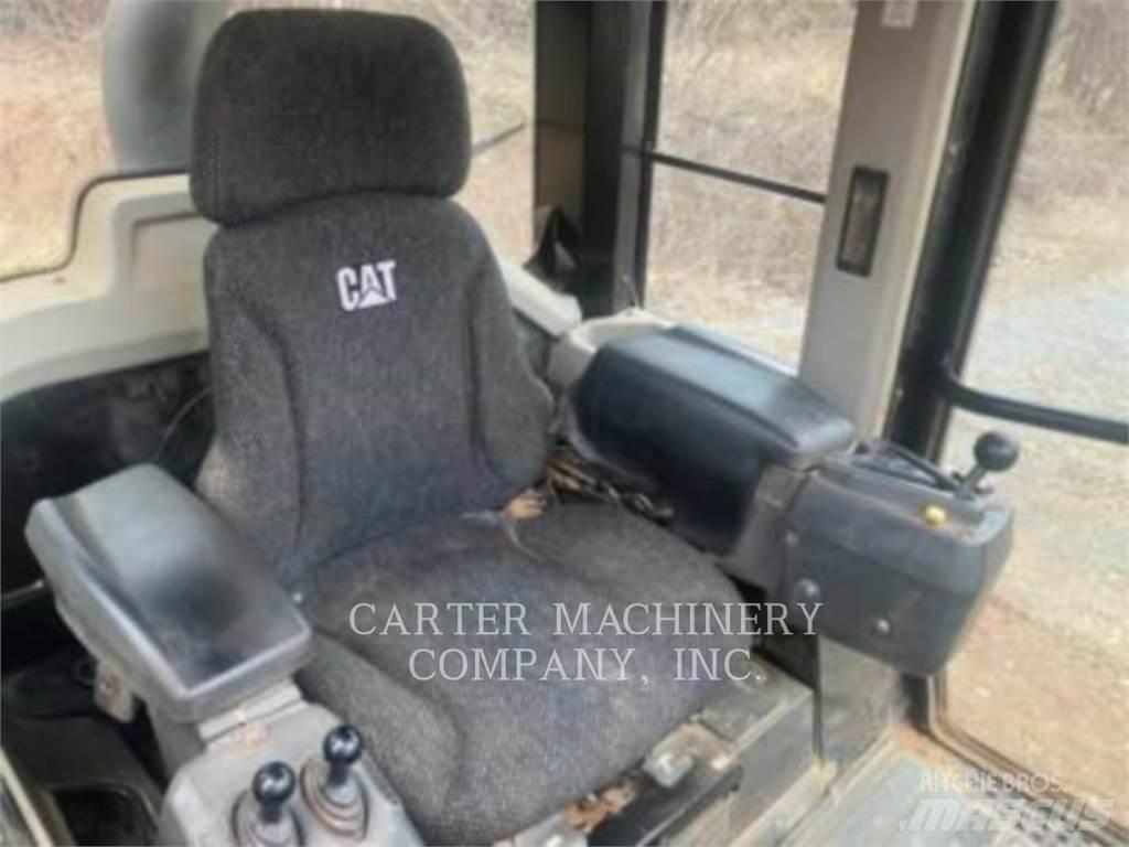 CAT 963K 推土機