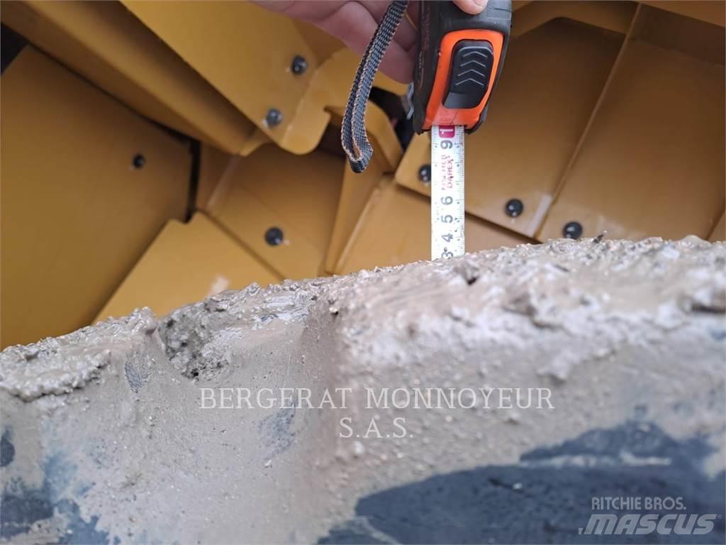 CAT 966 輪胎式裝載機