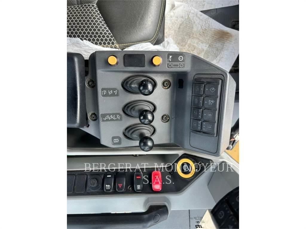 CAT 966 輪胎式裝載機