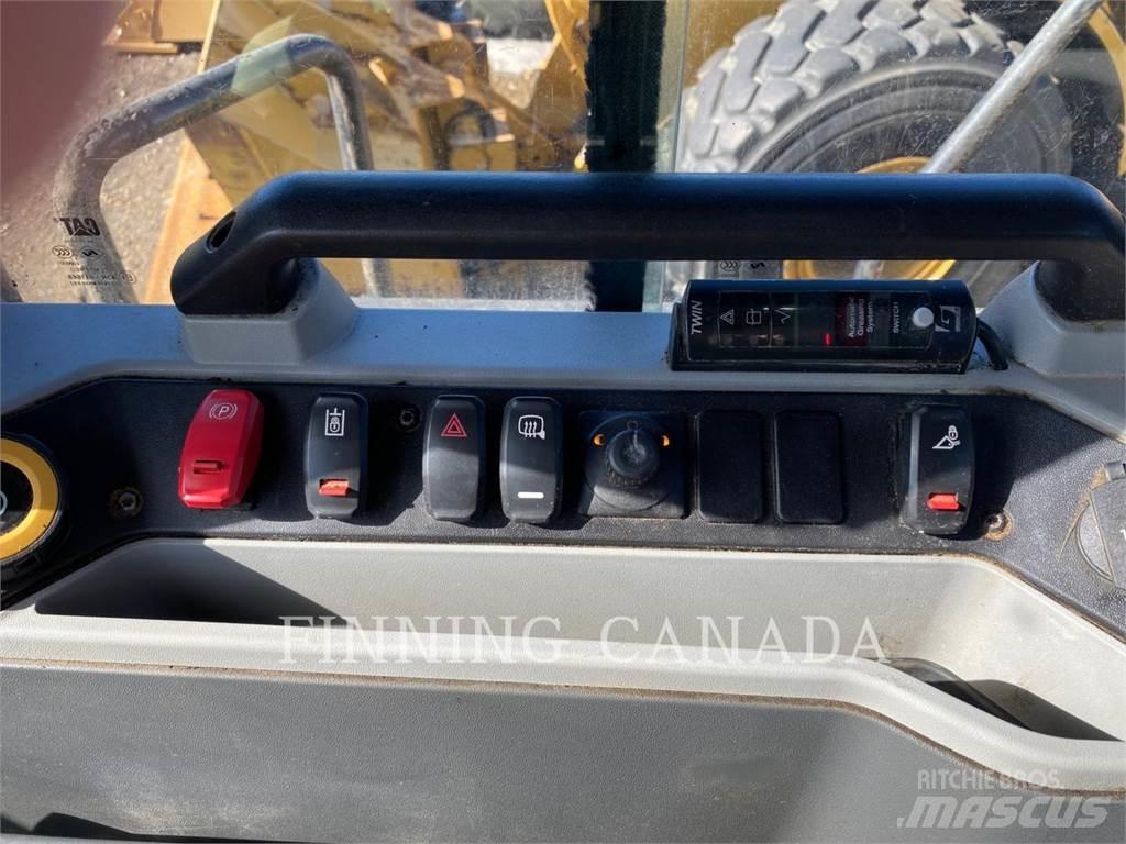 CAT 966 輪胎式裝載機